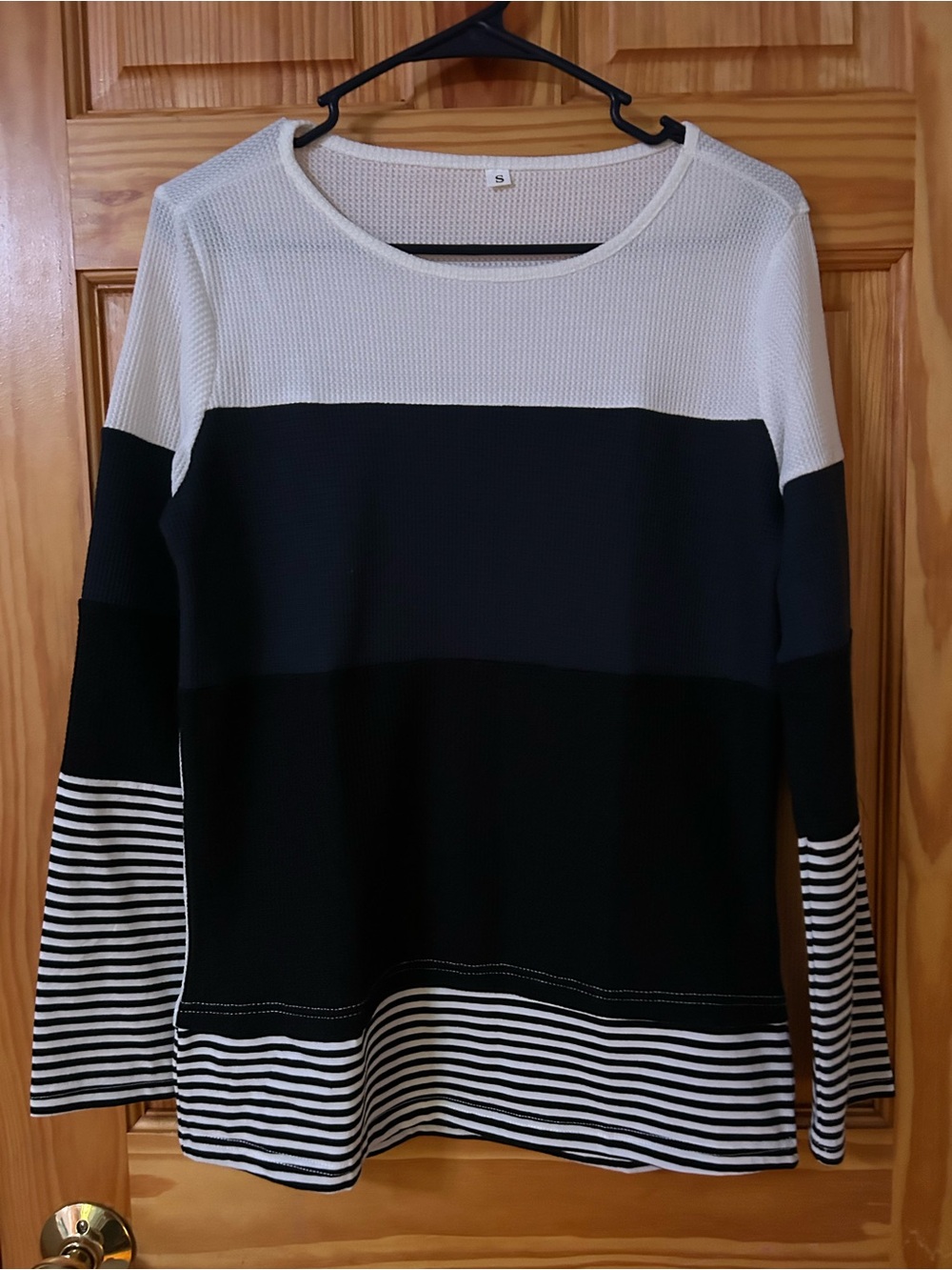 Source Unknown Black and White Long Sleeve Colorblock Stripe Tee
